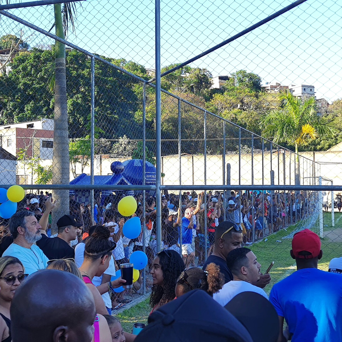 FUTEBOL NO VASSOURÃO