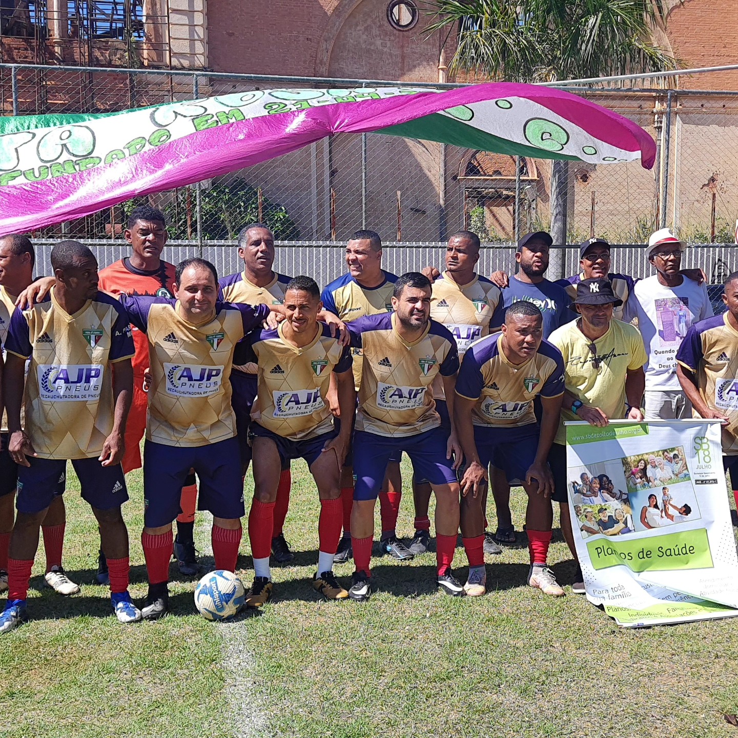 FUTEBOL NO VASSOURÃO