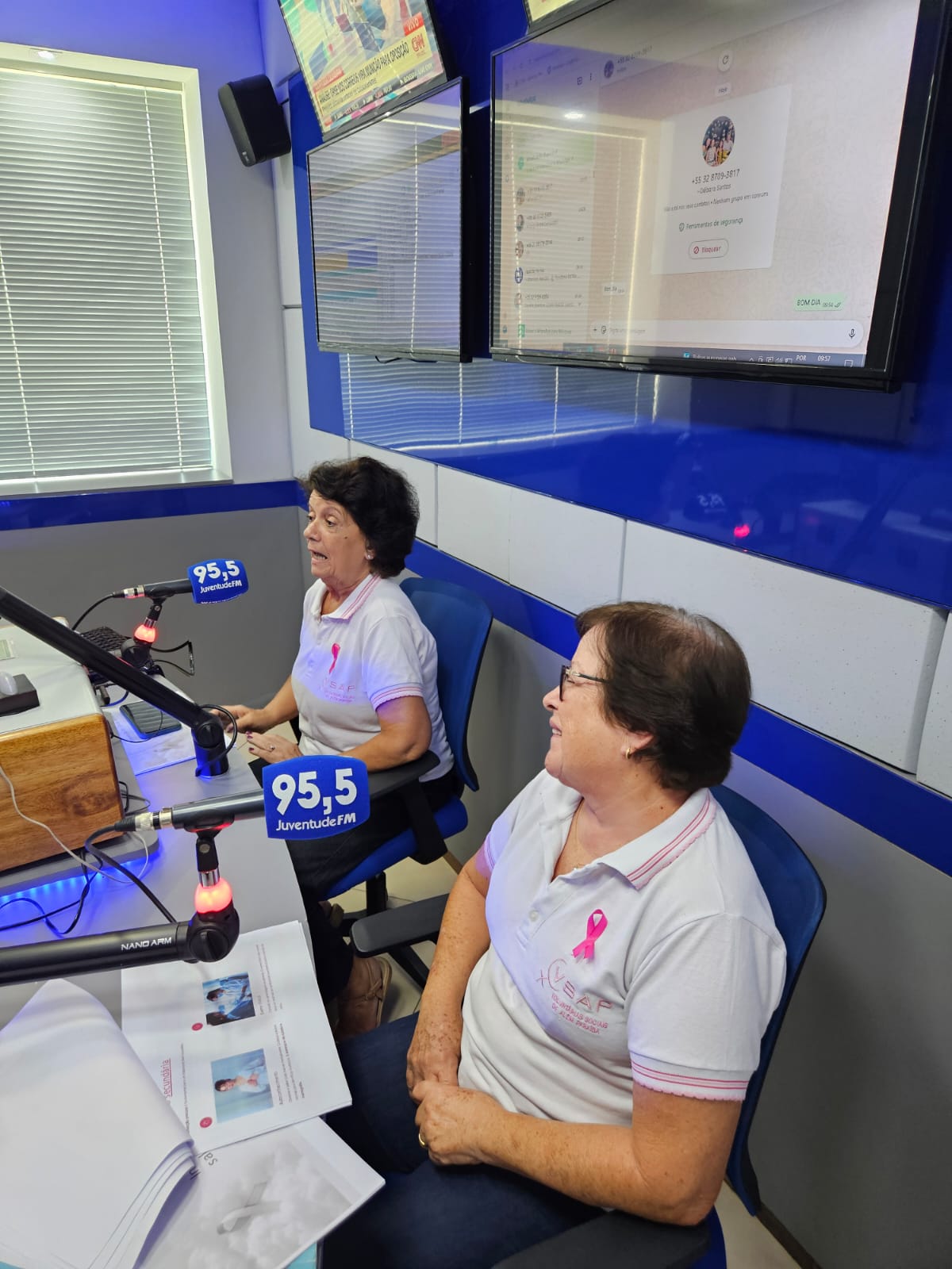 VOLUNTÁRIAS SOCIAIS FALANDO SOBRE OUTUBRO ROSA 