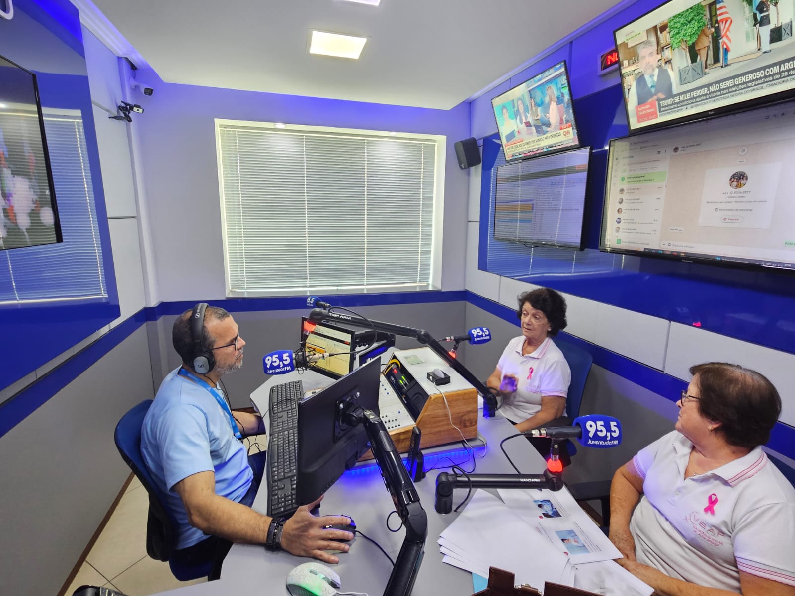 VOLUNTÁRIAS SOCIAIS FALANDO SOBRE OUTUBRO ROSA 